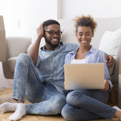13 Best Side Hustles for Couples Featured Image